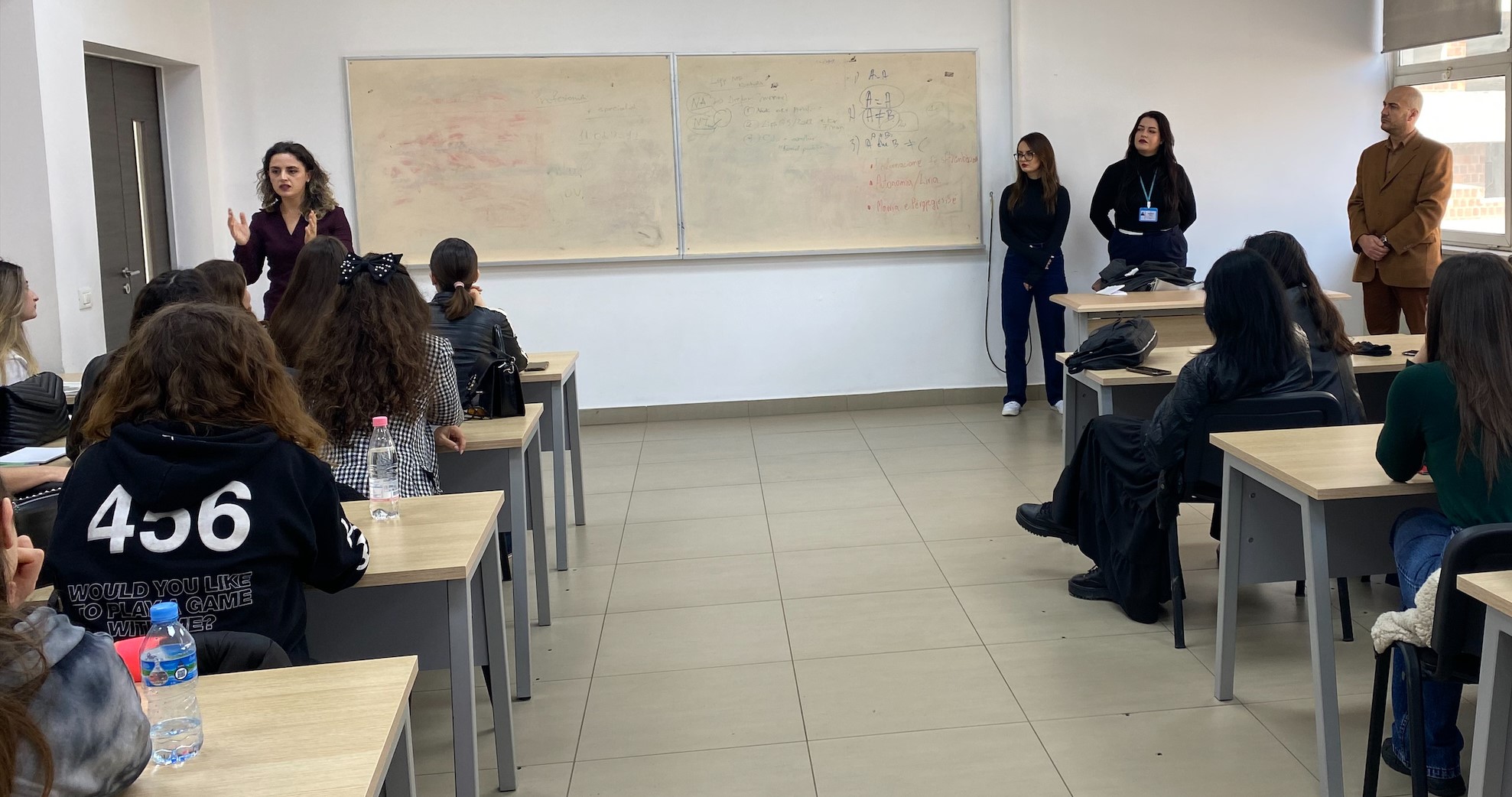 Dega Territoriale e Shërbimit të Provës Tiranë në kuadër të zhvillimit të Planit Vjetor të Aktiviteteve zhvilloi leksion të hapur me studentë të Universitetit të Tiranës Fakuleti i Shkencave Sociale.